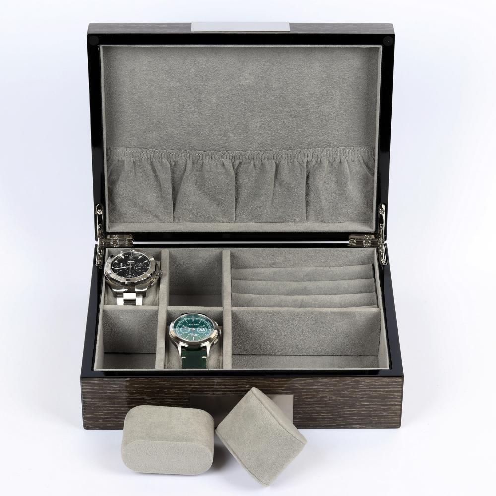 Walnut Case 4 Watch Slots & Jewelry Chamber